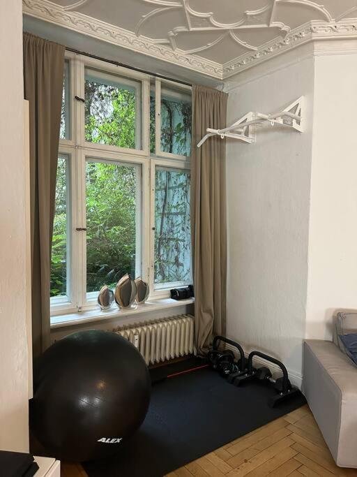 Grosses Apartment Am Kudamm Berlin Exterior foto